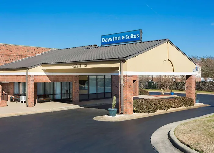 Days Inn & Suites By Wyndham Rocky Mount Golden East